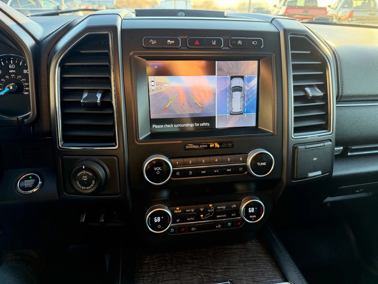 Ford Expedition  2021