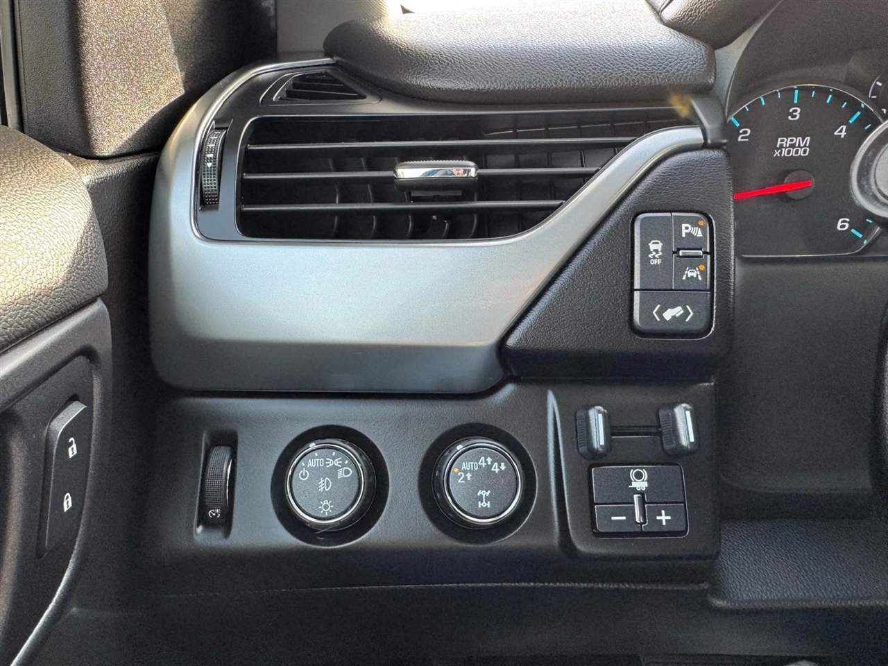 Chevrolet Suburban  2017