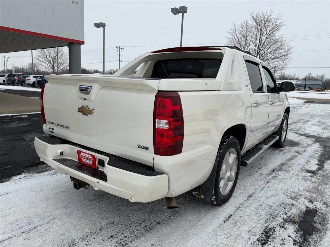 Chevrolet Avalanche  2011