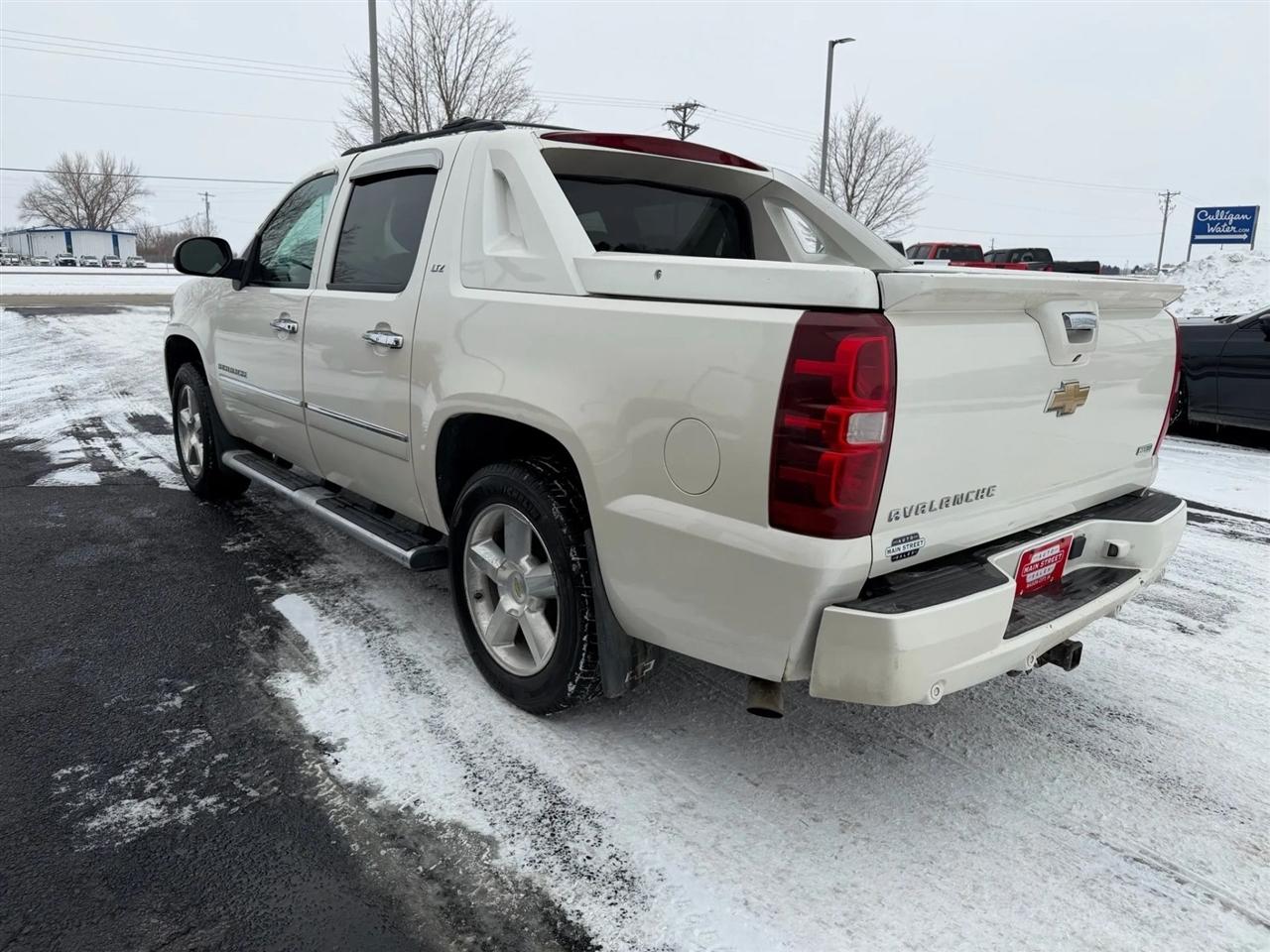 Chevrolet Avalanche  2011