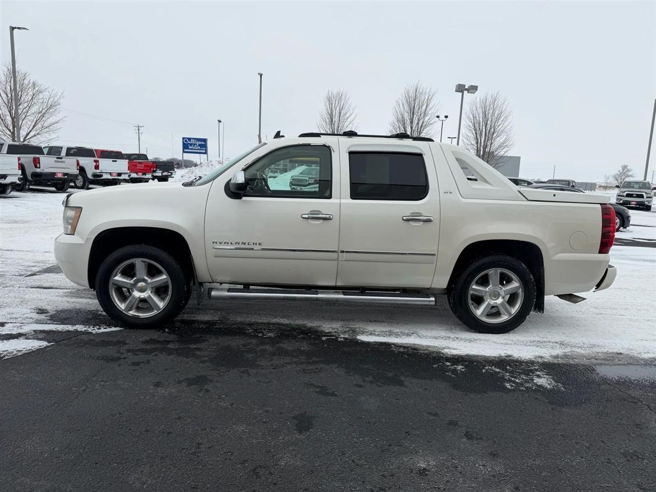Chevrolet Avalanche  2011