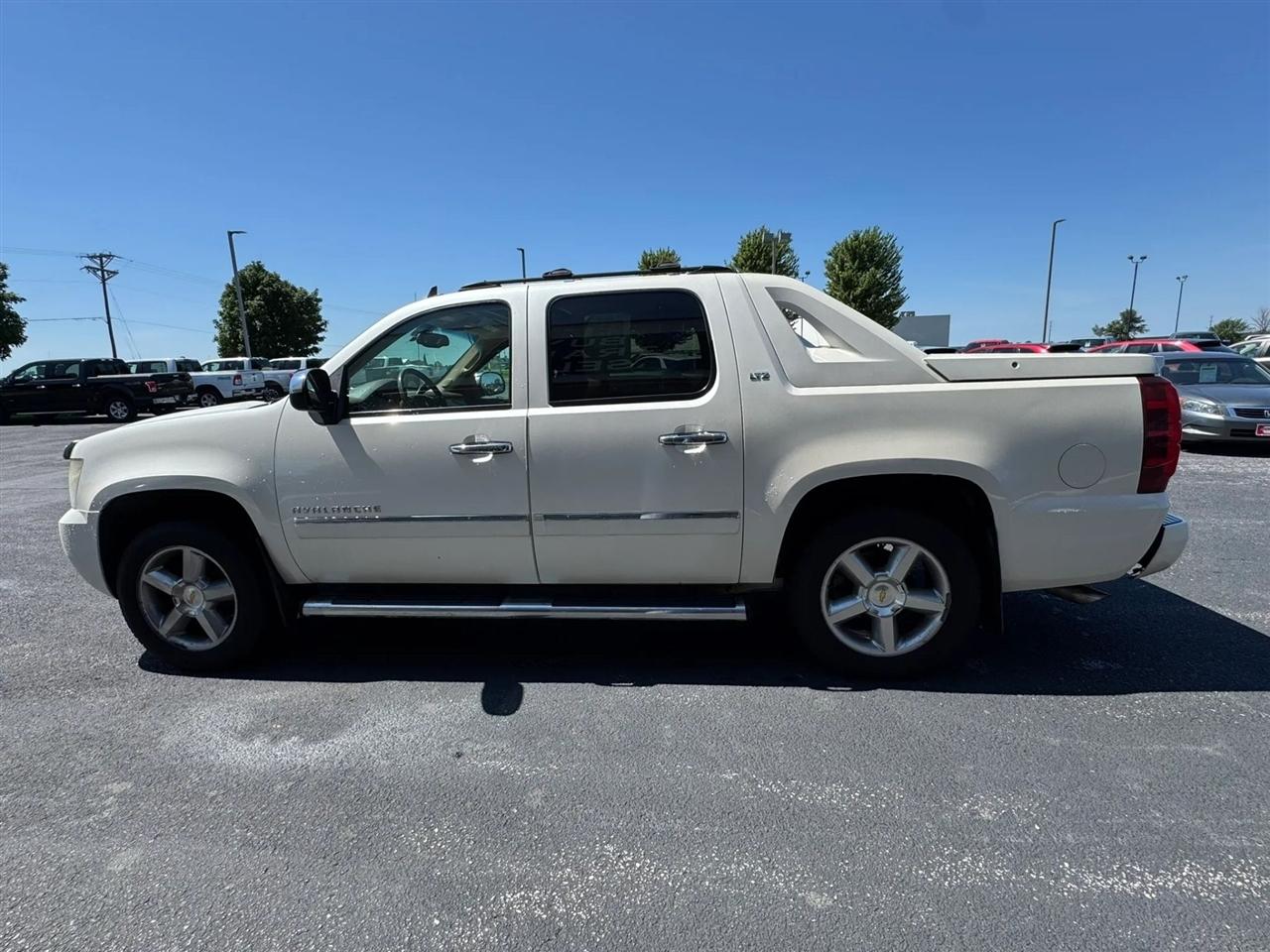 2011 Chevrolet Avalanche LTZ - Photo 6
