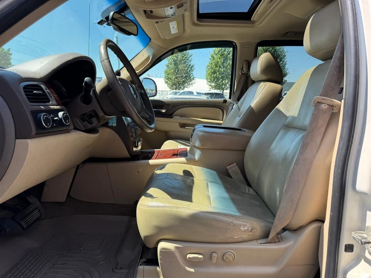2011 Chevrolet Avalanche LTZ - Photo 12