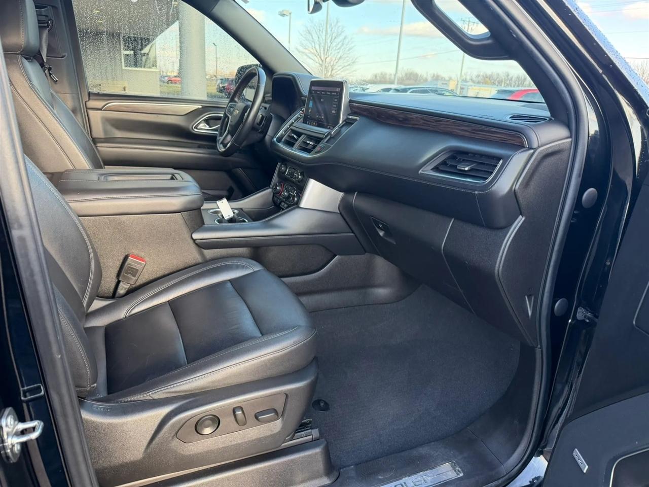 Chevrolet Suburban  2021