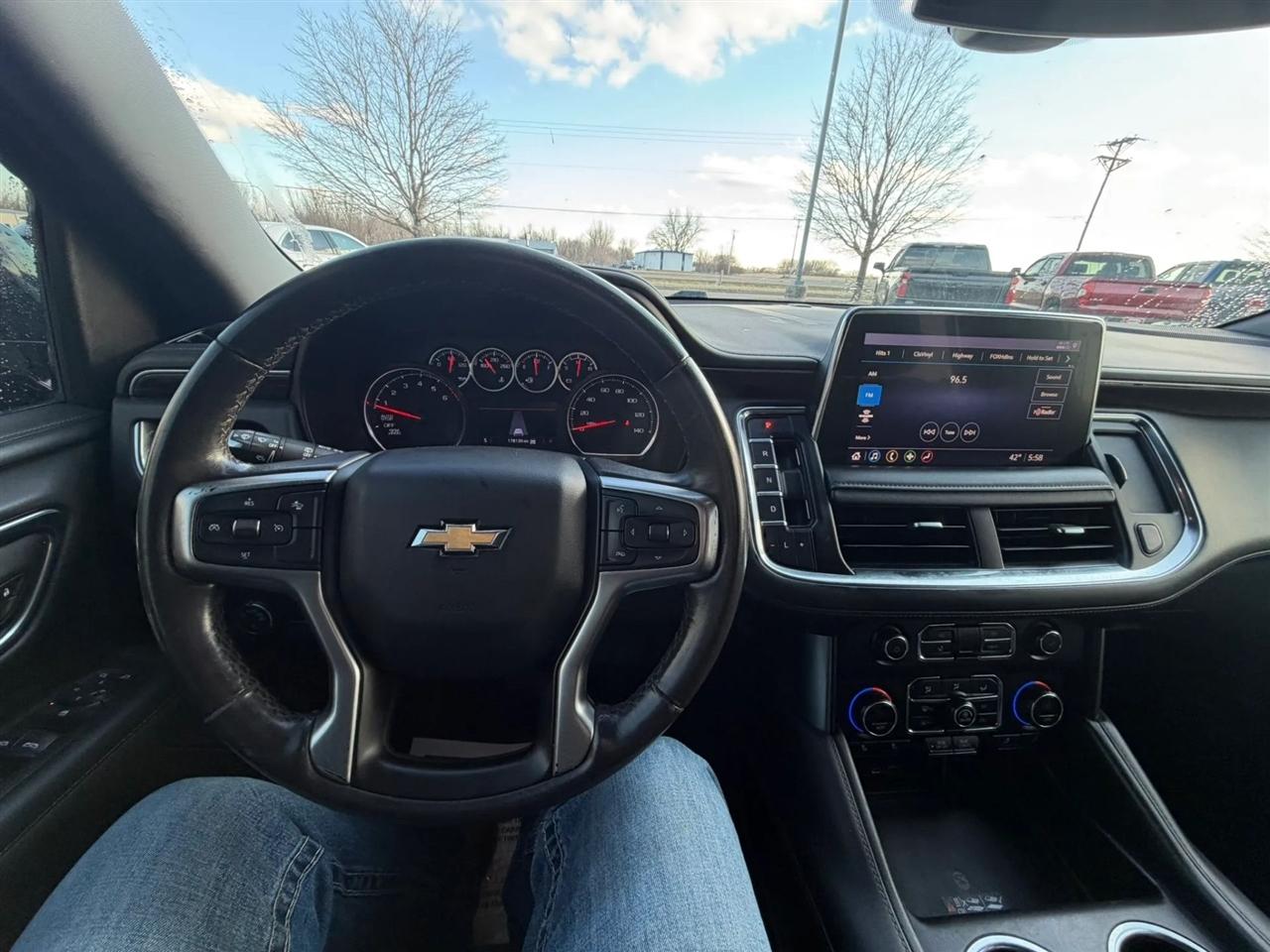 Chevrolet Suburban  2021