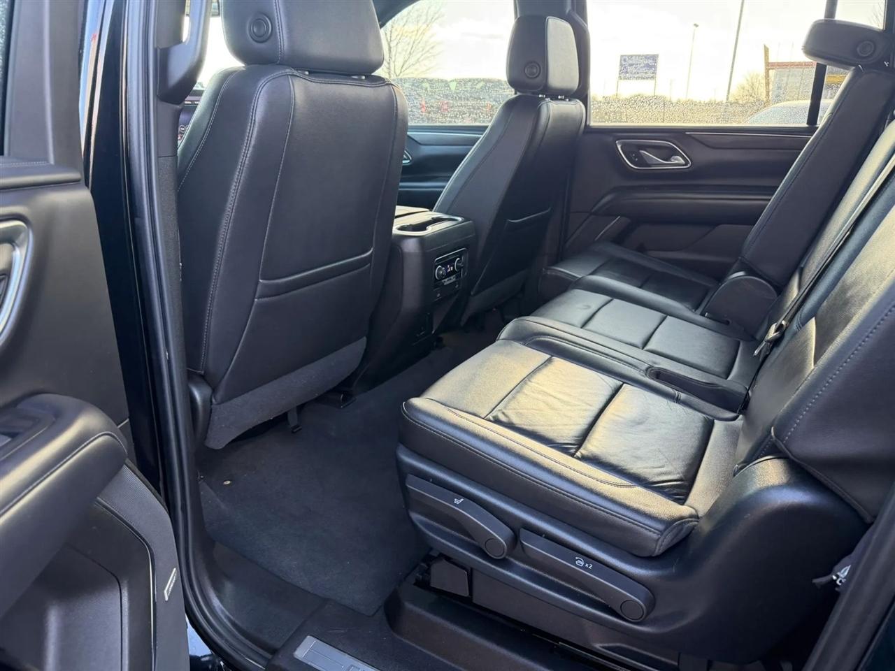 Chevrolet Suburban  2021