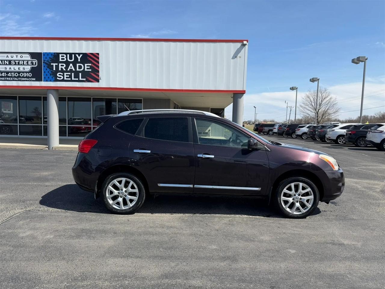 Nissan Rogue  2011