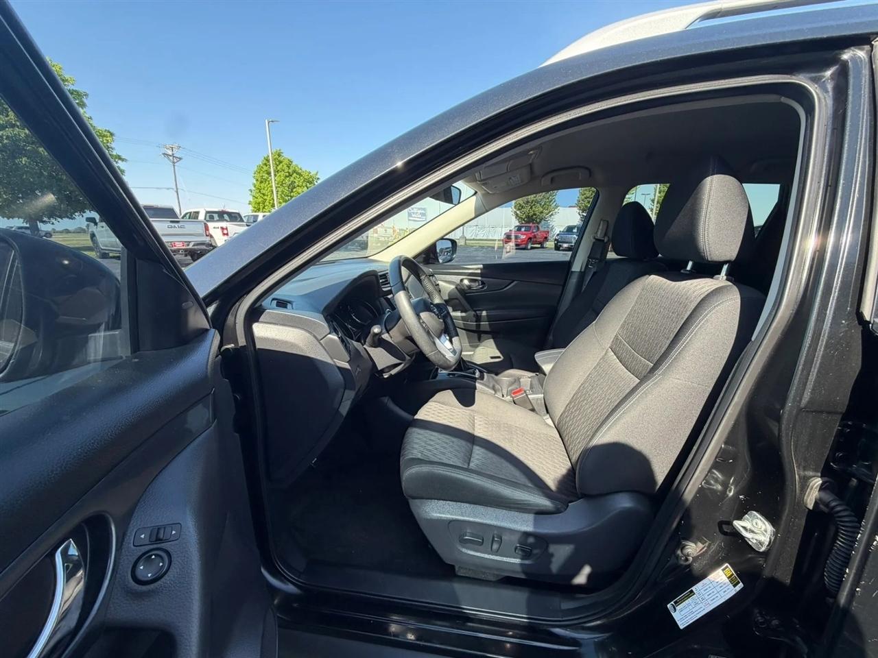 Nissan Rogue  2020