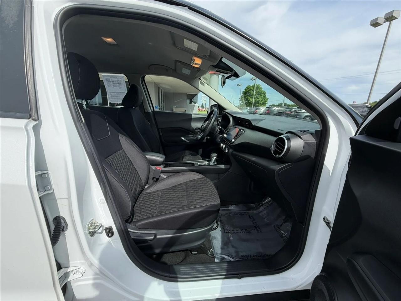 Nissan Kicks  2023