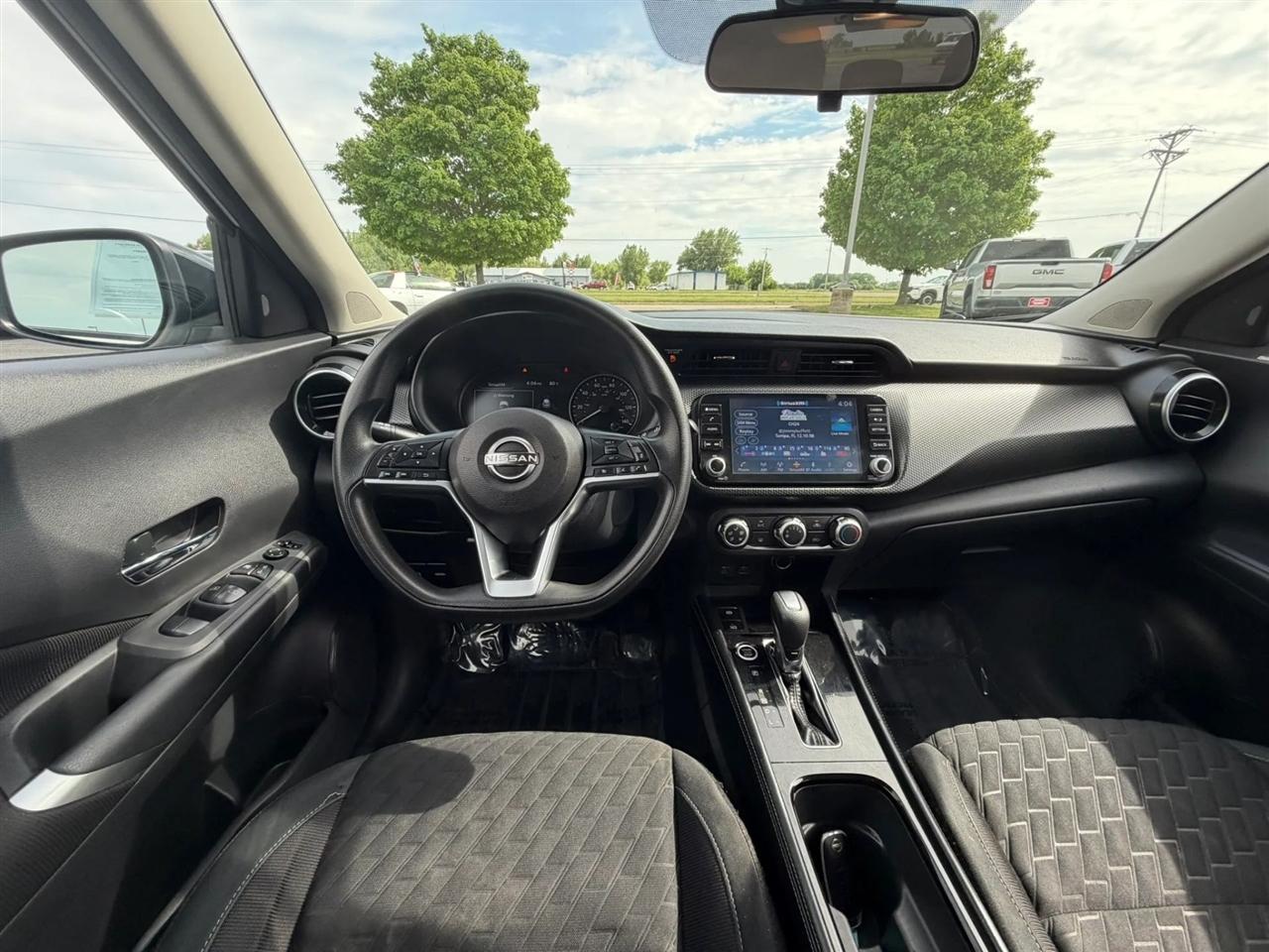 Nissan Kicks  2023