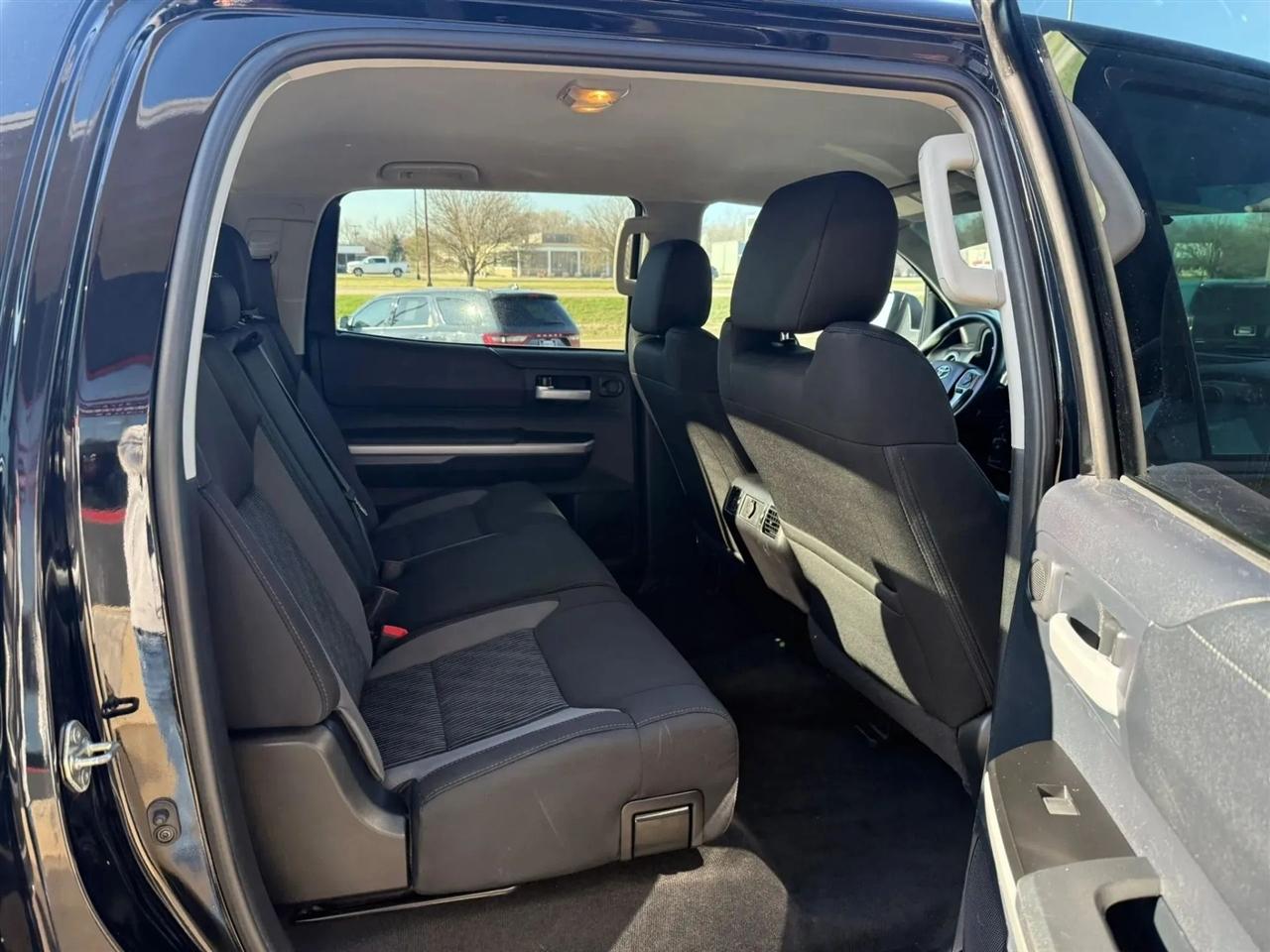 Toyota Tundra  2016