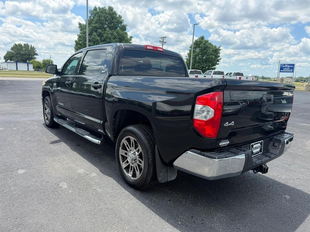 Toyota Tundra  2016