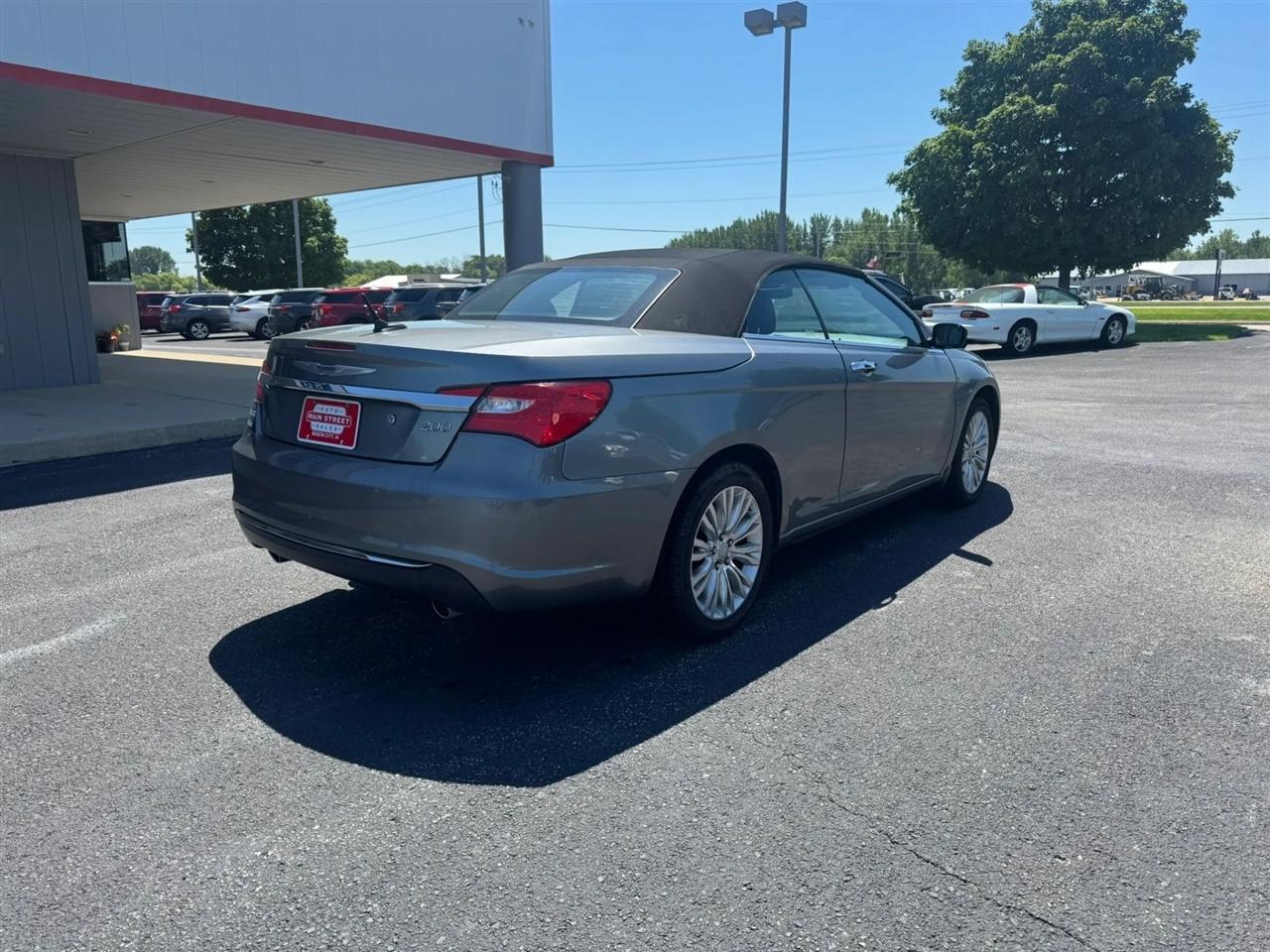 Chrysler 200  2011