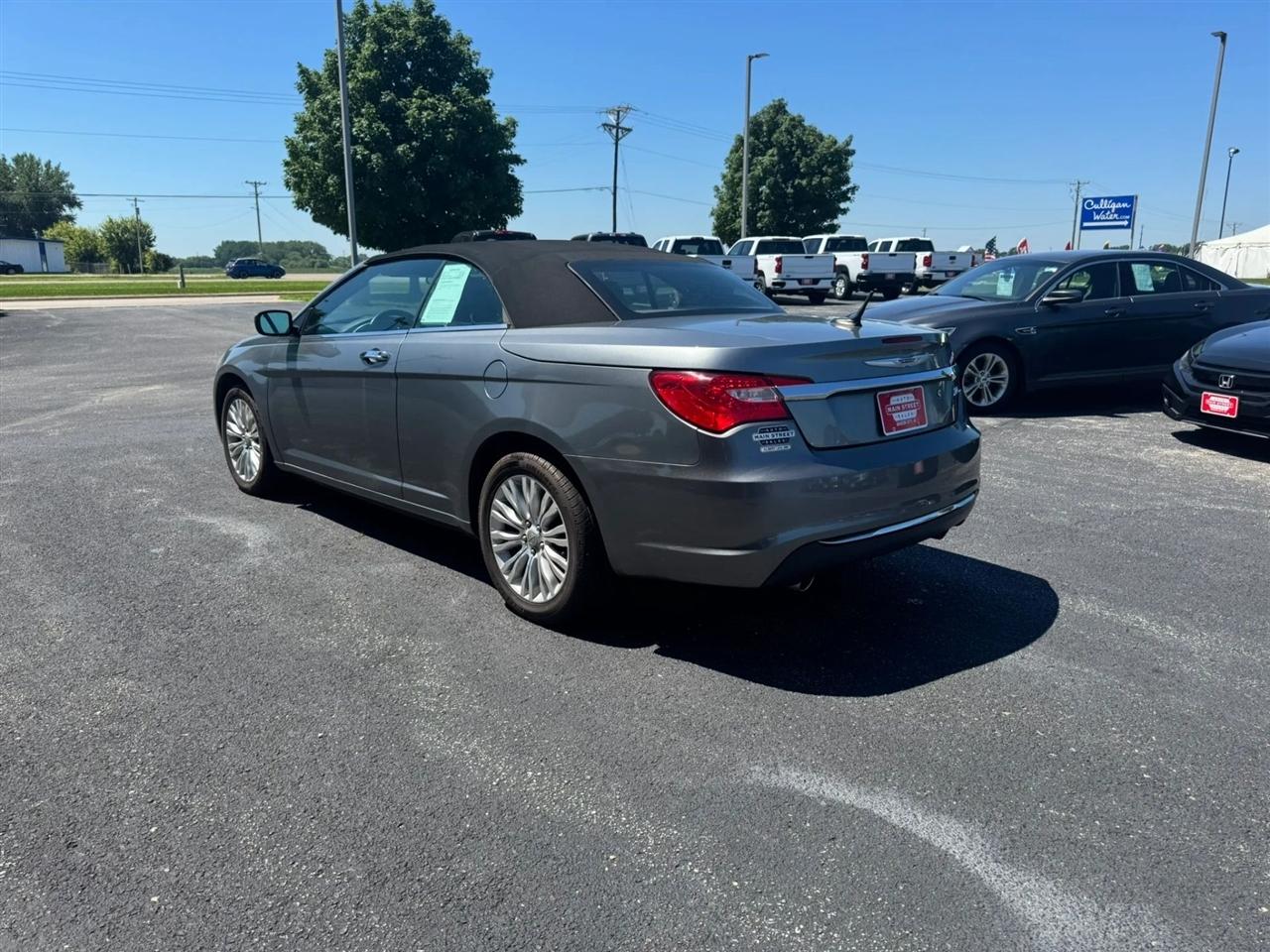 Chrysler 200  2011