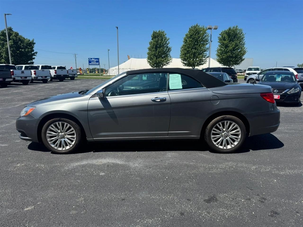 Chrysler 200  2011