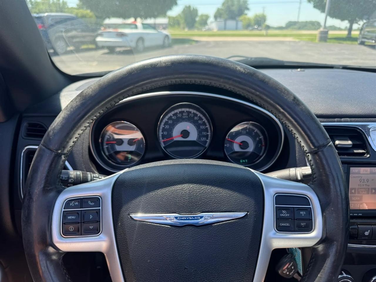 Chrysler 200  2011