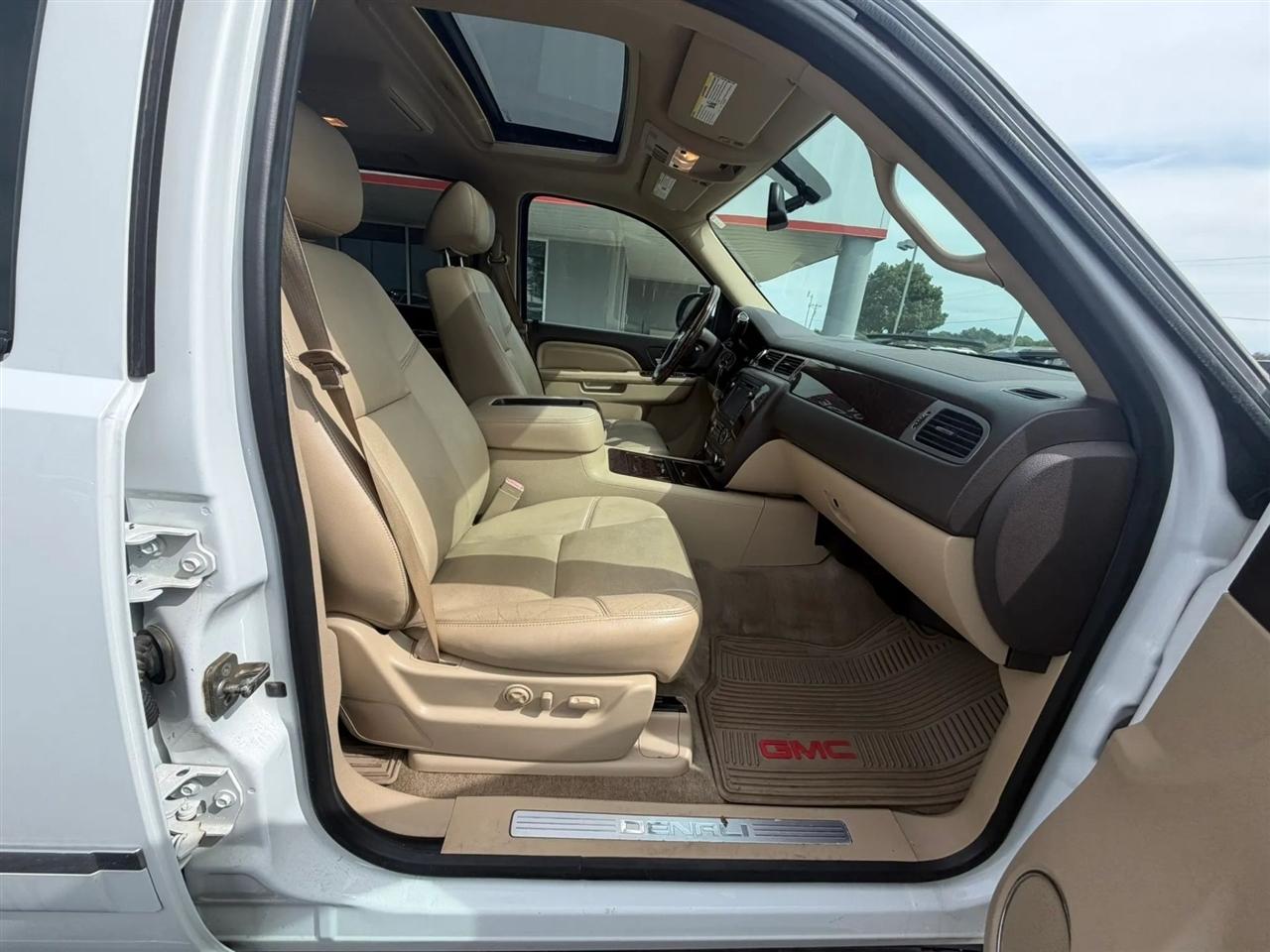 GMC Yukon Denali  2013