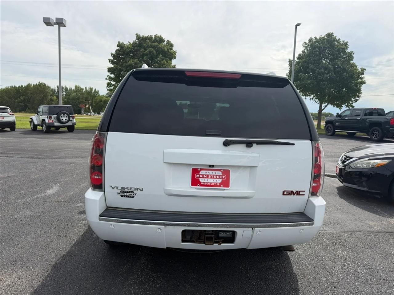 GMC Yukon Denali  2013