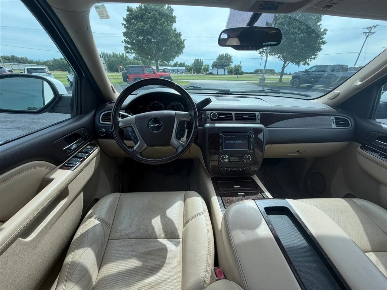 GMC Yukon Denali  2013