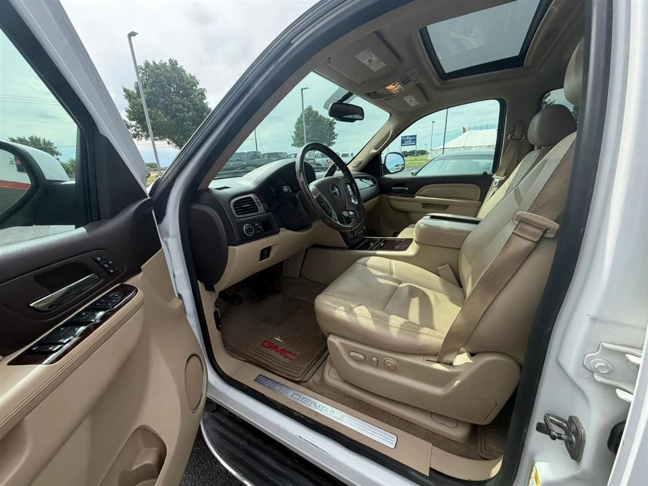 GMC Yukon Denali  2013