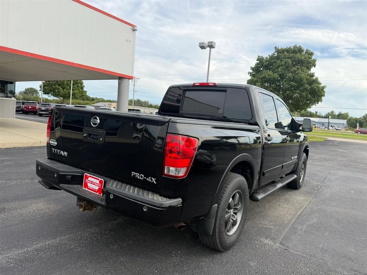 Nissan Titan  2013