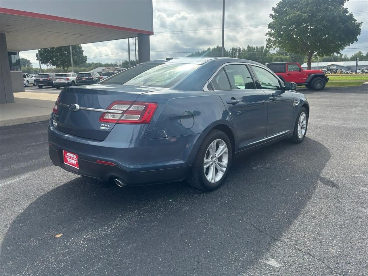 Ford Taurus  2018