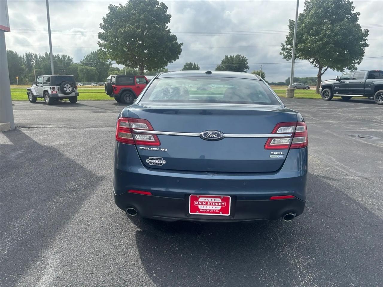 Ford Taurus  2018