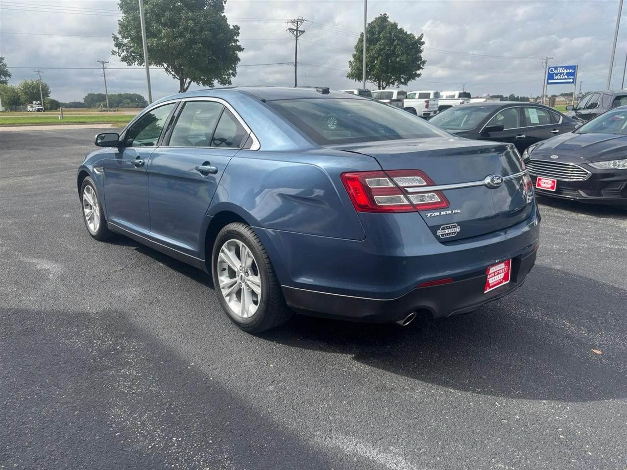 Ford Taurus  2018