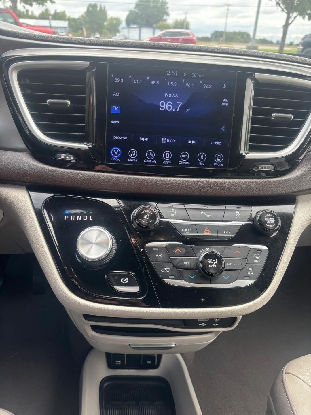 Chrysler Pacifica  2017