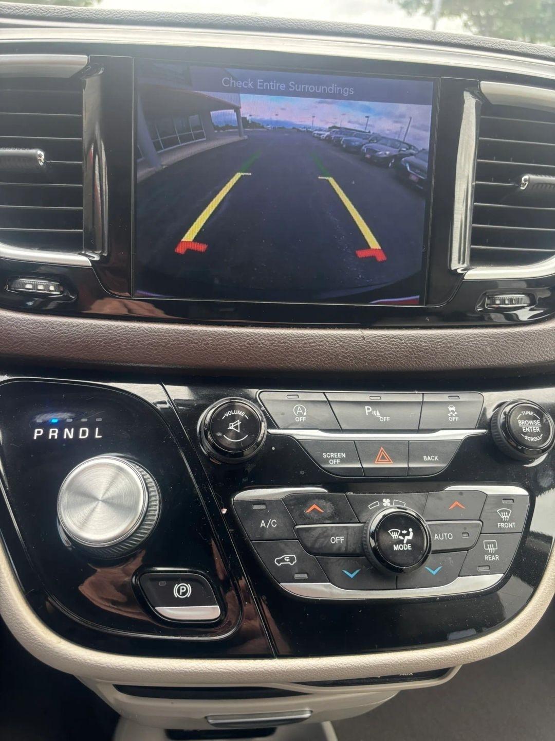 Chrysler Pacifica  2017