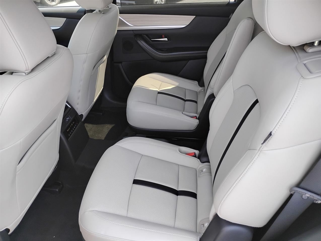 Mazda CX-90  2025