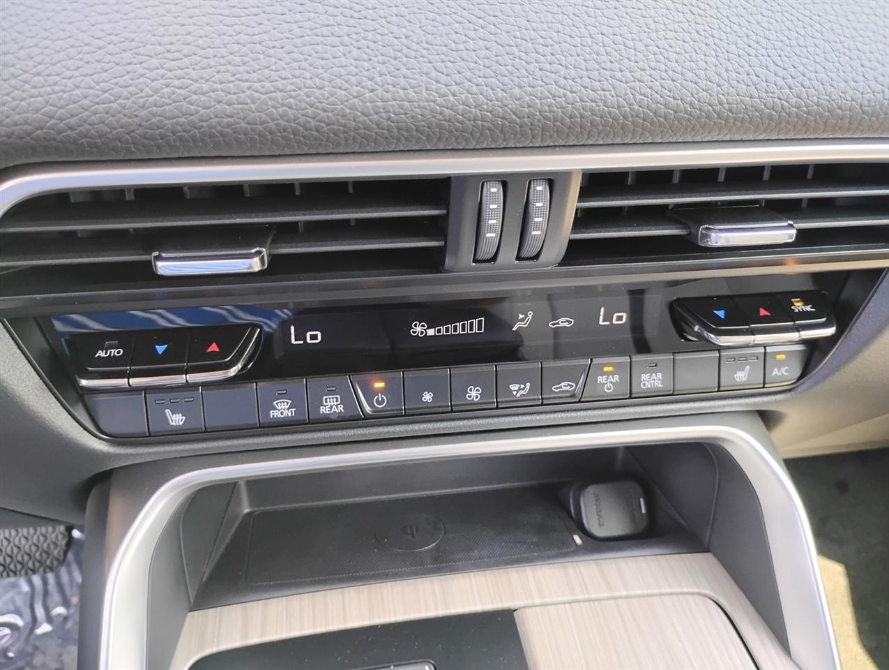 Mazda CX-90  2025