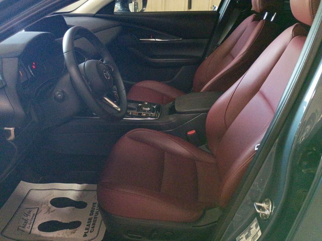Mazda CX-30  2025