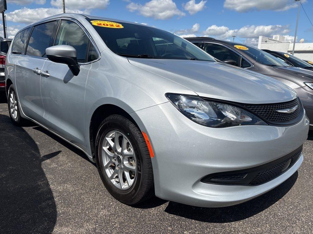 2023 Chrysler Voyager LX