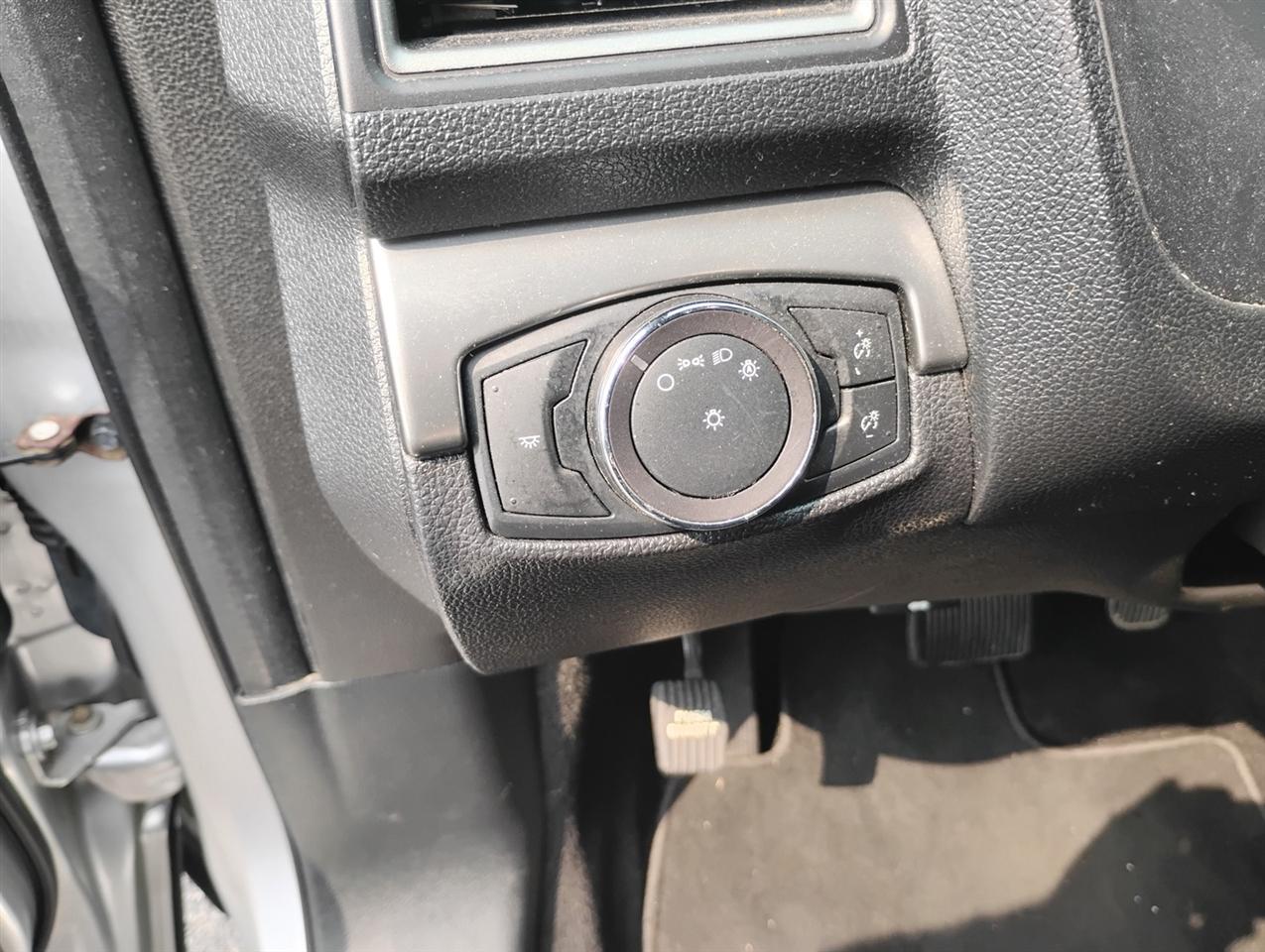 2019 Ford Explorer XLT - Photo 18
