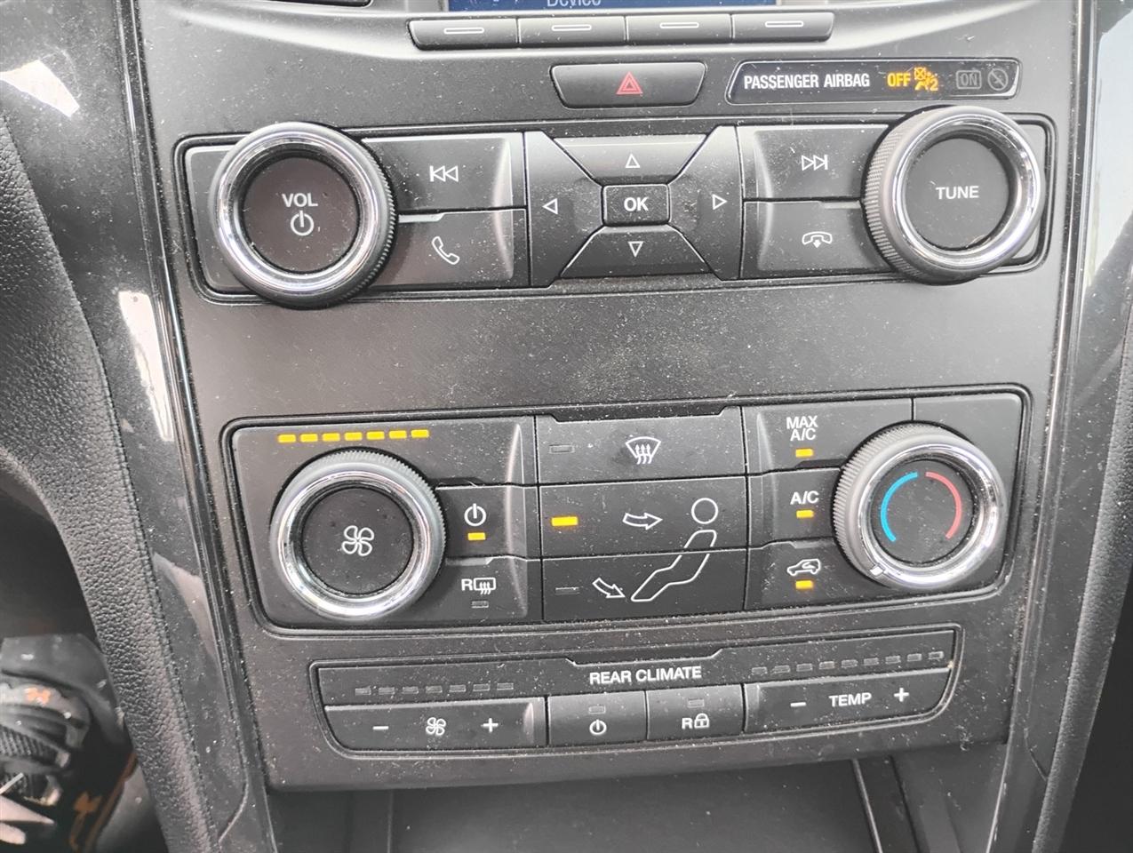 2019 Ford Explorer XLT - Photo 24