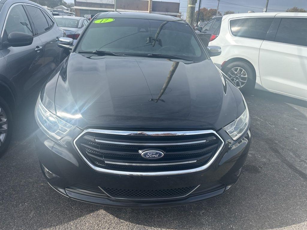 Ford Taurus  2017