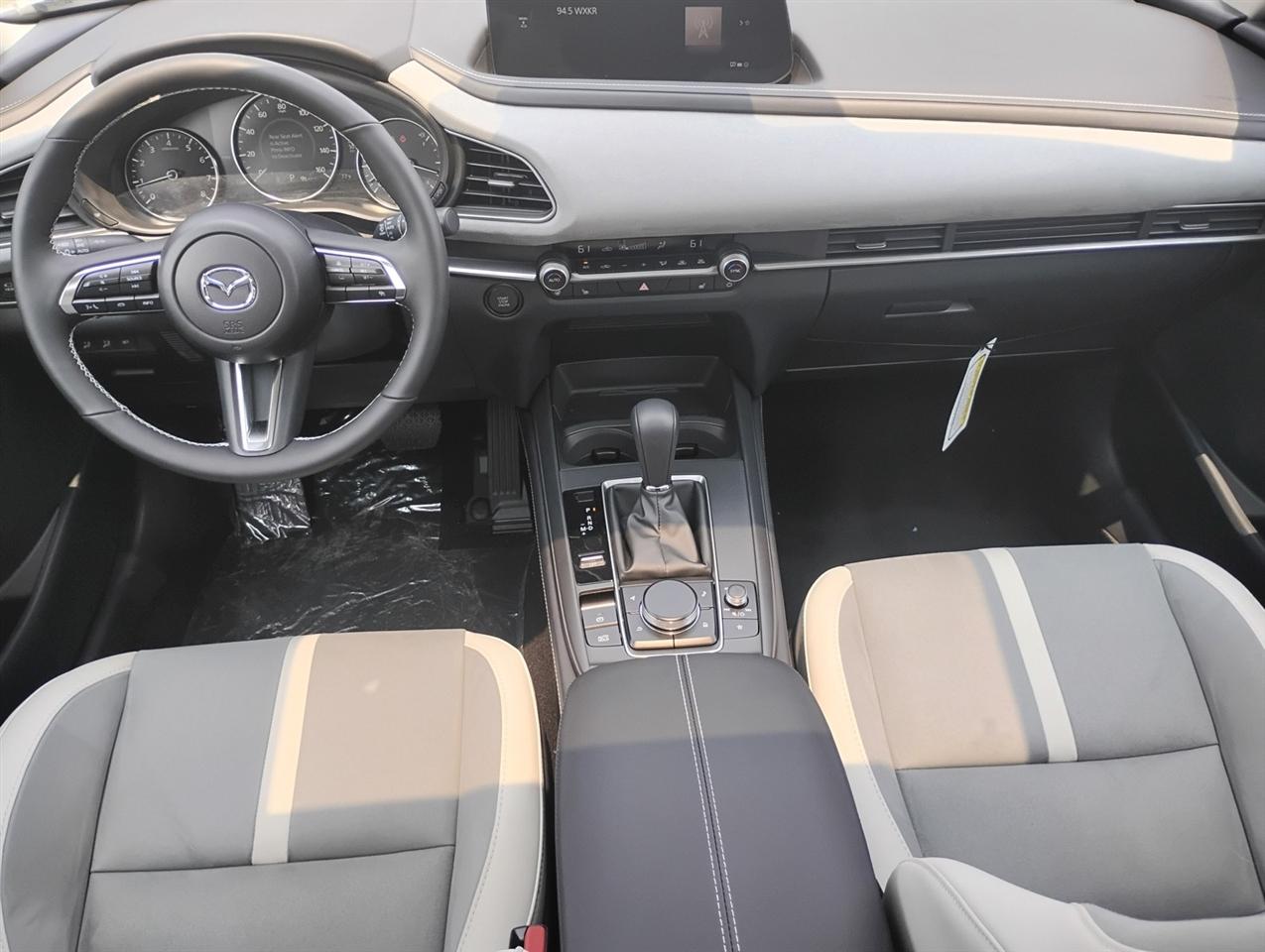 Mazda CX-70  2025