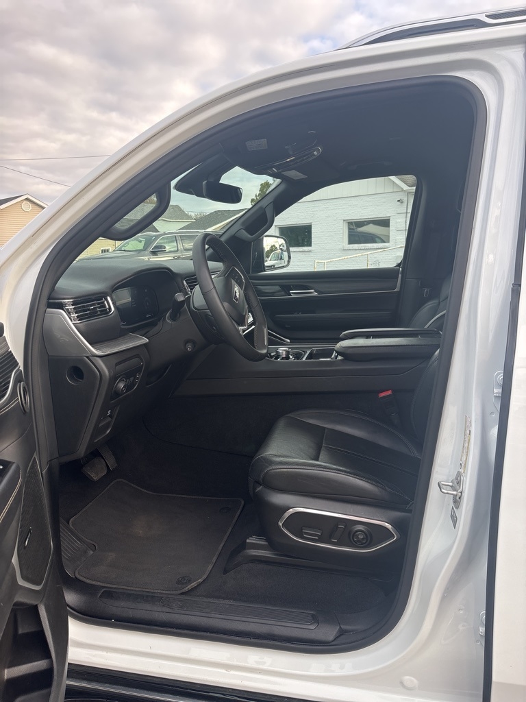 Jeep Wagoneer L Series II 4x4 2023 Jeep Wagoneer L Series II 4x4 2023