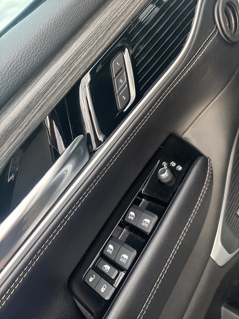 Jeep Wagoneer L Series II 4x4 2023 Jeep Wagoneer L Series II 4x4 2023