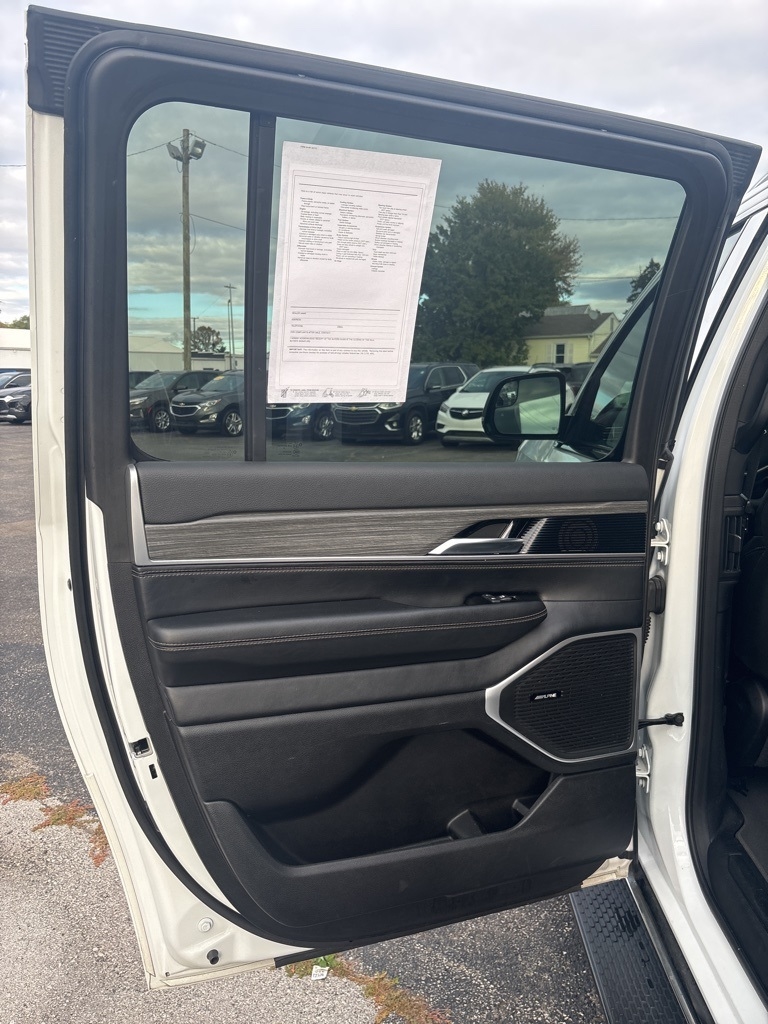 Jeep Wagoneer L Series II 4x4 2023 Jeep Wagoneer L Series II 4x4 2023