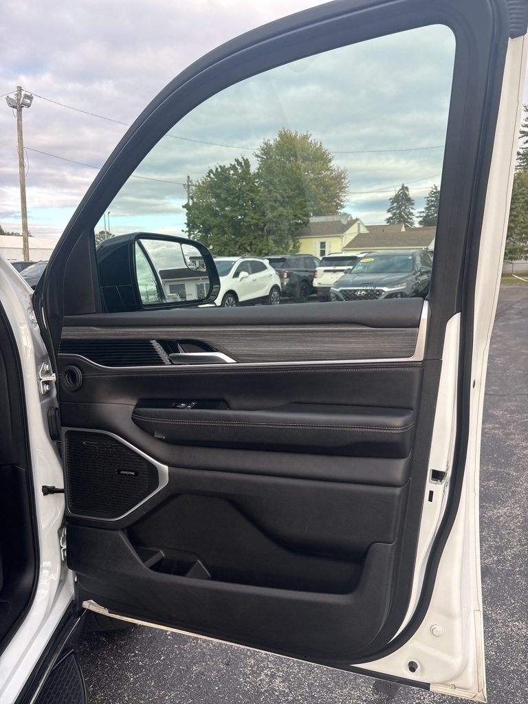 Jeep Wagoneer L Series II 4x4 2023 Jeep Wagoneer L Series II 4x4 2023