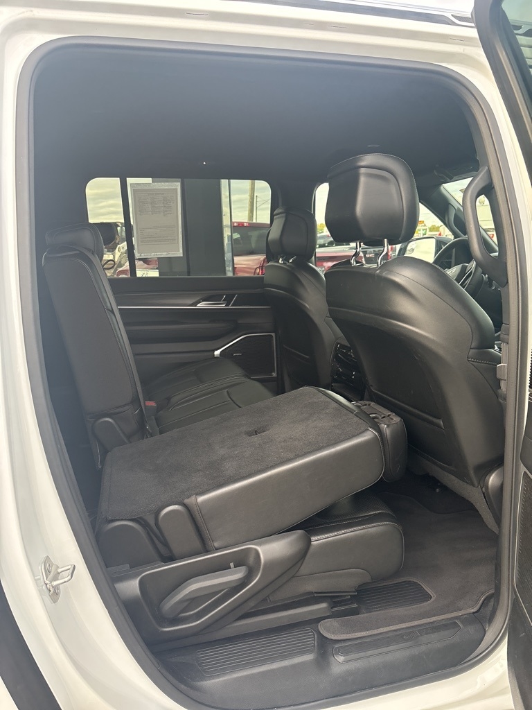 Jeep Wagoneer L Series II 4x4 2023 Jeep Wagoneer L Series II 4x4 2023