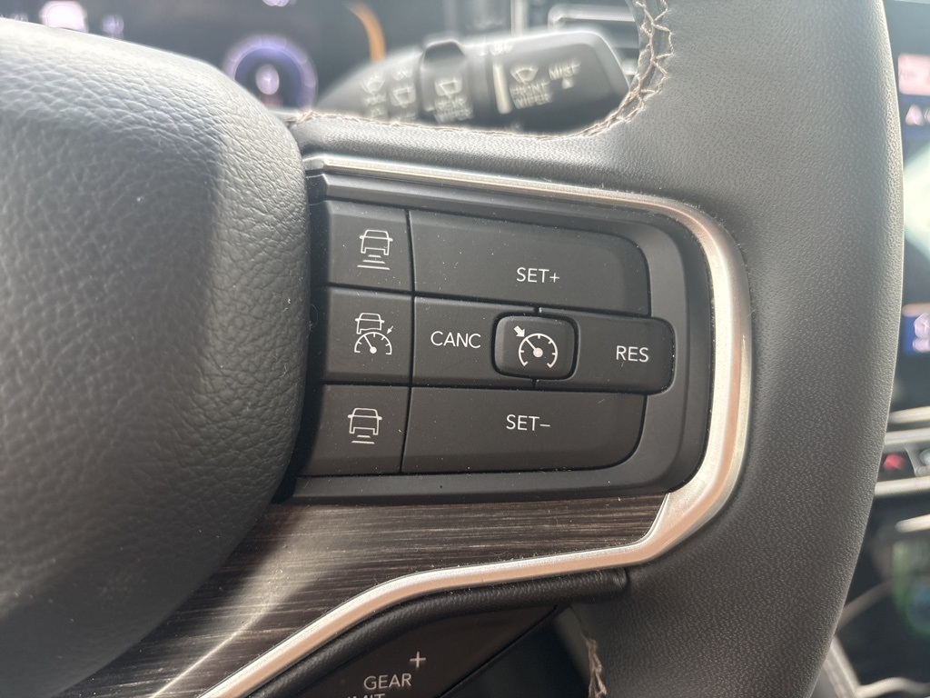 Jeep Wagoneer L Series II 4x4 2023 Jeep Wagoneer L Series II 4x4 2023