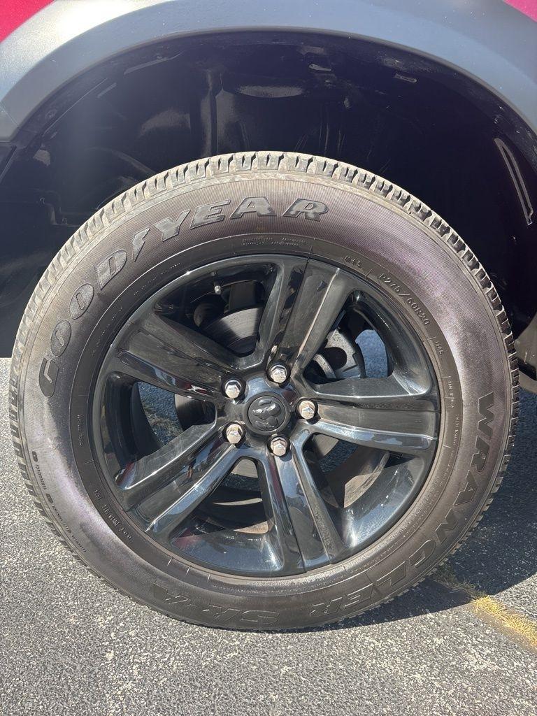 RAM 1500 Classic Warlock 4x4 Crew Cab 5'7" Box 2024