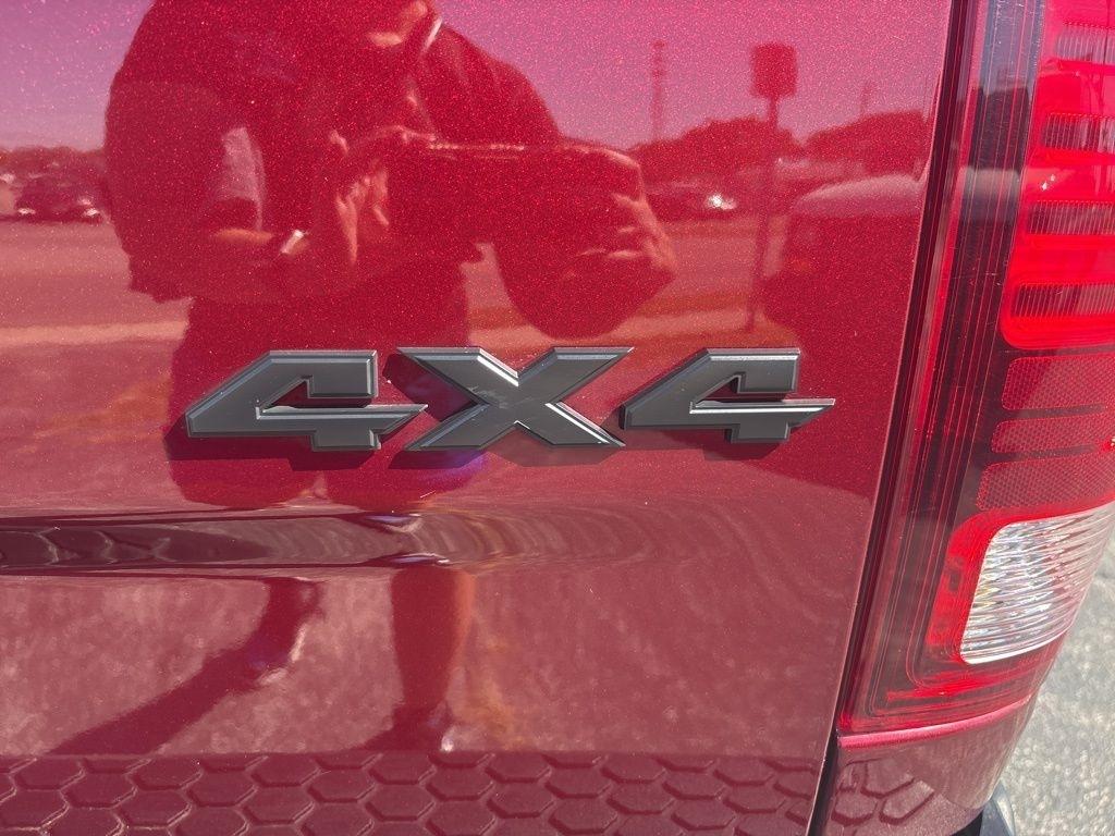 RAM 1500 Classic Warlock 4x4 Crew Cab 5'7" Box 2024