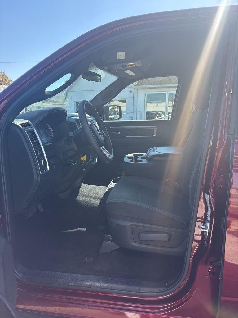 RAM 1500 Classic Warlock 4x4 Crew Cab 5'7" Box 2024