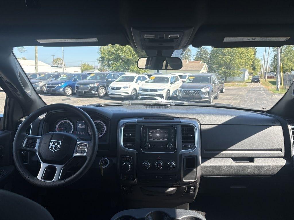 RAM 1500 Classic Warlock 4x4 Crew Cab 5'7" Box 2024