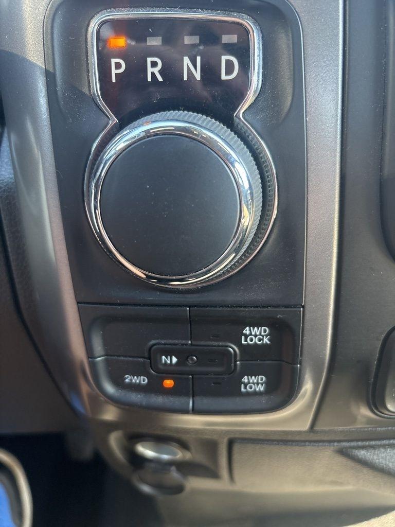 RAM 1500 Classic Warlock 4x4 Crew Cab 5'7" Box 2024