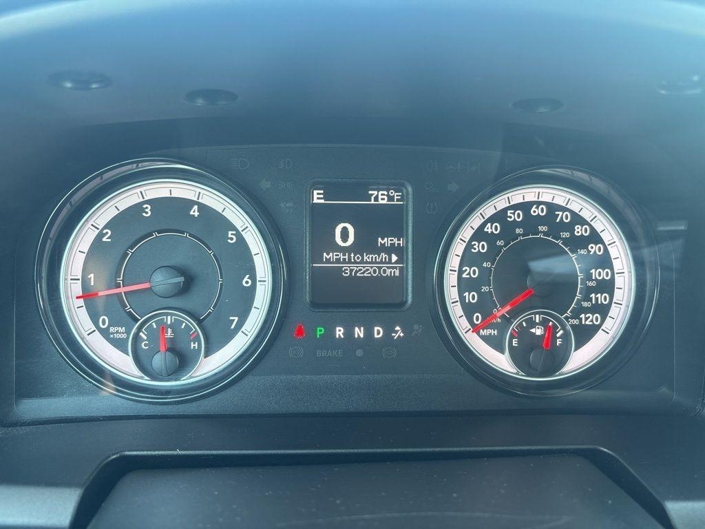 RAM 1500 Classic Warlock 4x4 Crew Cab 5'7" Box 2024